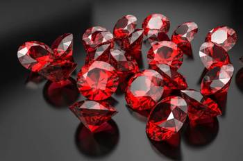 Рубин, сапфир, изумруд: какой драгоценный камень вы выберете?
