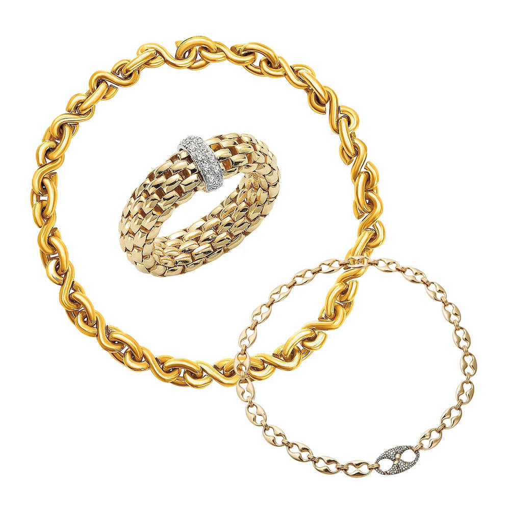- Ожерелье Saint Malo Chain из позолоченной бронзы
- Кольцо Flex'it Vendôme из желтого и белого золота с бриллиантами
- Колье Persephone из желтого золота с бриллиантами