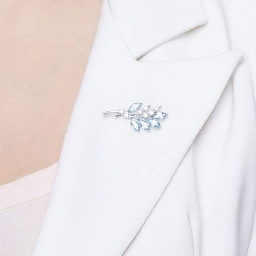 Брошь из серебра с топазами и фианитами (Арт.92040009)