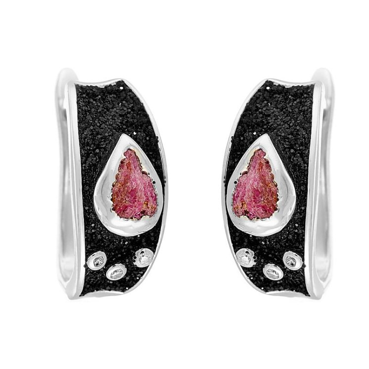 Серьги из серебра с корундом и фианитом (Арт.gl-e00135-x-w-pin-x-w) Серьги из серебра с корундом и фианитом (Арт.gl-e00135-x-w-pin-x-w)