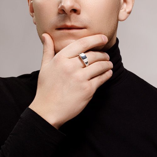 Печатка SOKOLOV из серебра 925 с фианитами и эмалью «Черный штрих» (арт. 94011323)