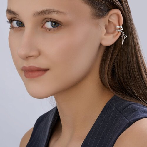 Серьга из серебра с фианитом (Арт.94170410)