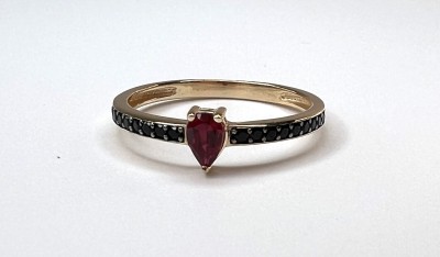 Кольцо золотое с корундом и шпинелью «Gothic Flame» Estet (арт.01К2115072ЧР-1)