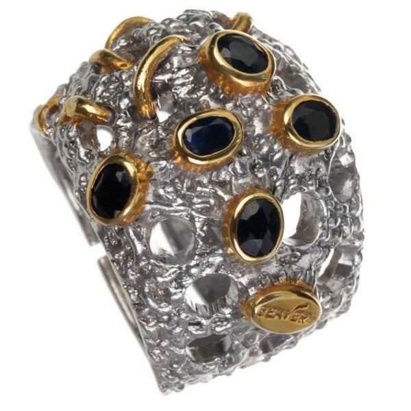 Серебряное кольцо BEAVERS с корундом 1130s