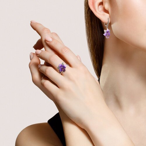 Кольцо из серебра с аметистом, фианитом и эмалью (Арт.92014308)