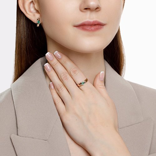 Серьги из комбинированного золота с бриллиантами и изумрудами (Арт.3020399)