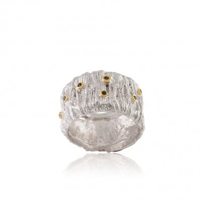 Серебряное кольцо BEAVERS с корундом 1557s