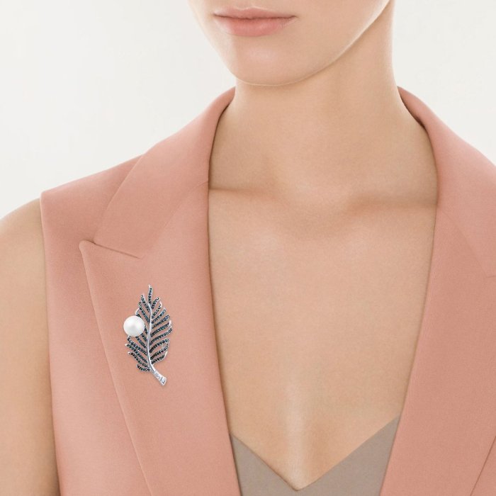 Брошь из белого золота с бриллиантом и жемчугом (Арт.aap5564_br_dl_wp_wg)