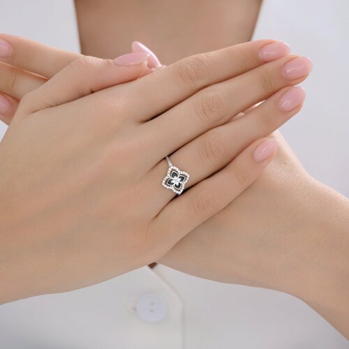 Кольцо из серебра с фианитами и эмалью (Арт.94014642)