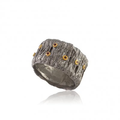 Серебряное кольцо BEAVERS с корундом 1557s_ox