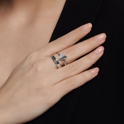Кольцо из серебра с фианитами «Любимая» SOKOLOV (арт.9401)