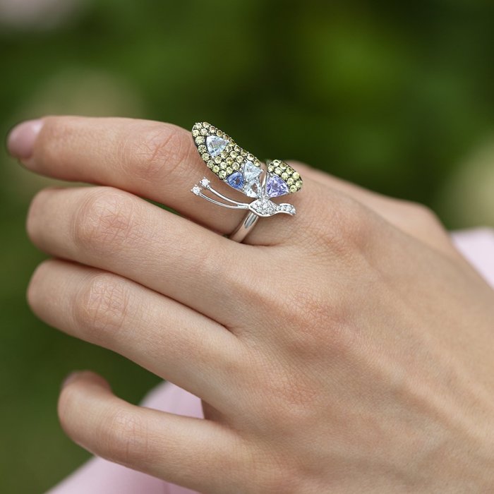 Кольцо из белого золота с бриллиантом и сапфиром (Арт.rr11787_sa_ys_bt_ta_wg)