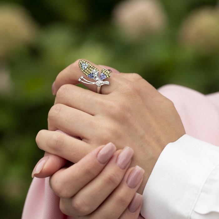 Кольцо из белого золота с бриллиантом и сапфиром (Арт.rr11787_sa_ys_bt_ta_wg)