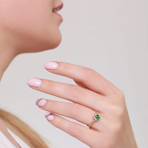 Кольцо из золота с бриллиантами и изумрудом (Арт.3010548)