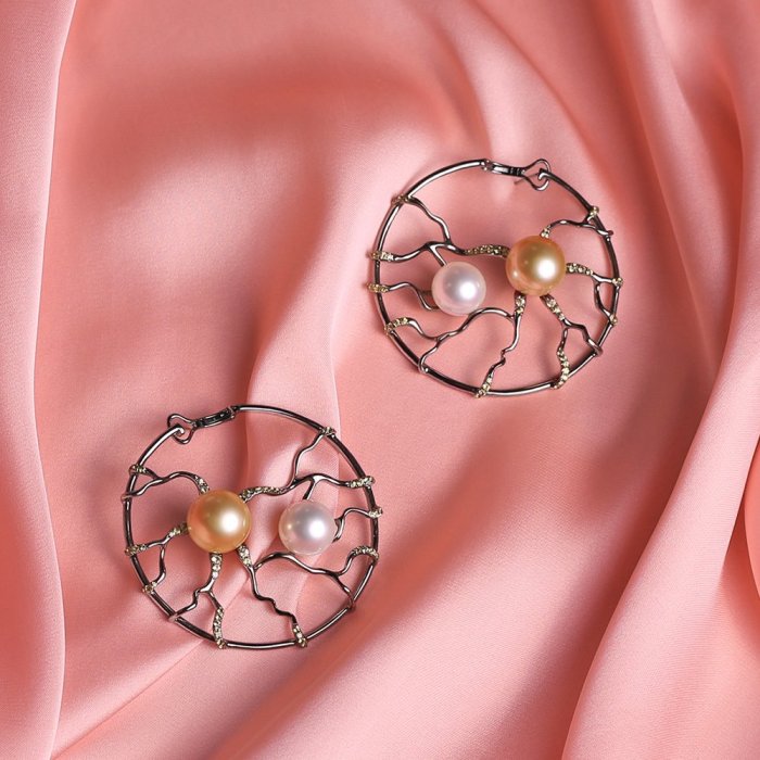 Серьги из золота с жемчугом и сапфиром (Арт.417983_ps_bwp_wp_blk)