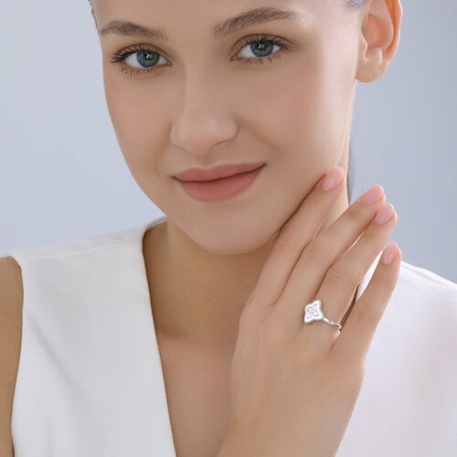 Кольцо из серебра с фианитами и эмалью (Арт.94014659)