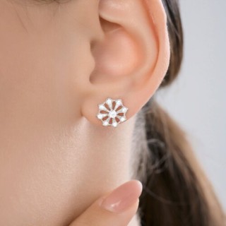 Серьги из серебра с фианитами «Снежный цветок» Соколов (арт.94-122-00084-1)