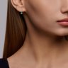 Серьги из белого золота с бриллиантами и изумрудами (Арт.3020540-3)