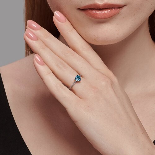 Кольцо из серебра с топазом и фианитами (Арт.92014444)