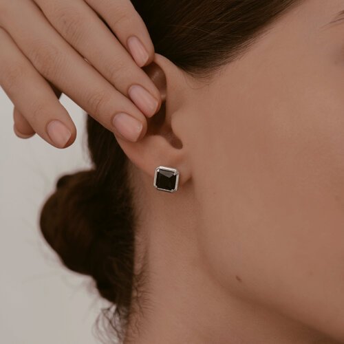 Серьги из серебра с ониксом «Ночной Квадрат» SOKOLOV (арт.94-322-01915-1)