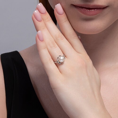 Кольцо из серебра с жемчугом и фианитом (Арт.92014448)