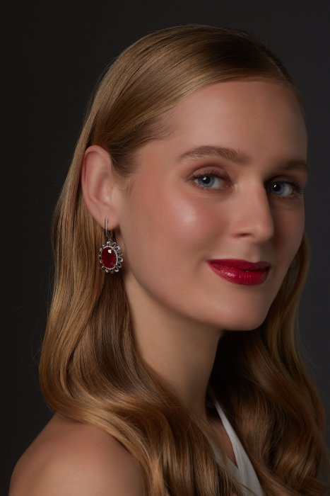 Серьги из белого золота с бриллиантом и рубином (Арт.e01242ar4ws_rv_wg)