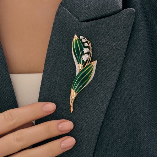 Брошь из золота с бриллиантами и эмалью (Арт.6049031)