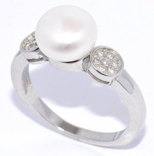 Кольцо серебряное с жемчугом и фианитами «Крылья Pearl Dream» Myjewels (арт.21qsilg00622a-19_zhemchugkult_kubcirkonii)