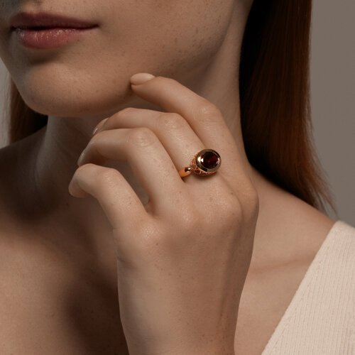 Кольцо золотое пробы 585 с гранатом (Арт.716394)