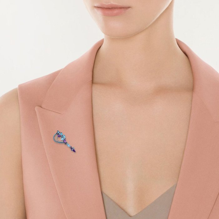 Брошь из золота с аметистом и бриллиантом (Арт.e305672_blkdwbtam_br_am_bt_il_blk)