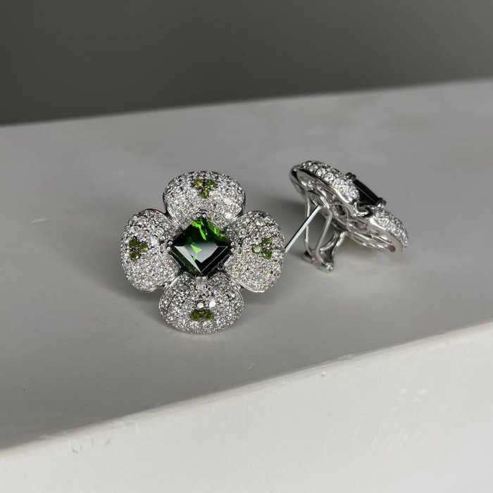 Серьги из белого золота с бриллиантом и турмалином (Арт.we88523v-2_sr_dg_tuz_wg)