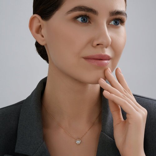 Колье из комбинированного золота с бриллиантом и рубином (Арт.1070383)