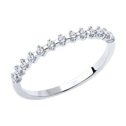 Тонкое кольцо из серебра с фианитами (Арт.94011488)