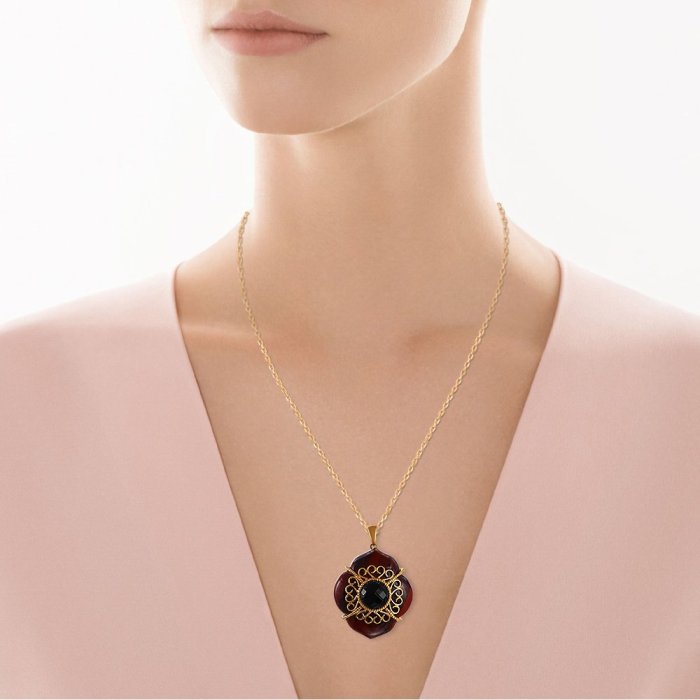 Кулон из золота с агатом и ониксом (Арт.p35212y-1_pd_nag_ox_yg)