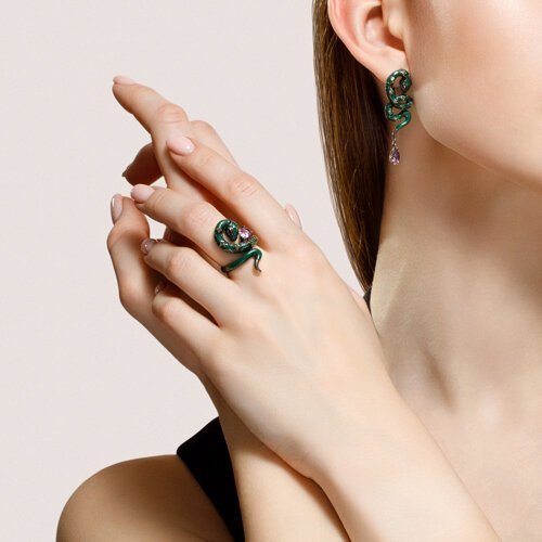 Кольцо из серебра с аметистом,эмалью и фианитами (Арт.92012131)