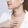 Кольцо из серебра с эмалью и фианитами (Арт.94012942)