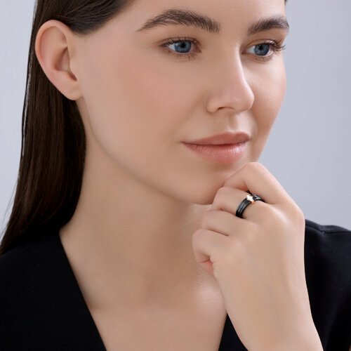 Кольцо из золота с бриллиантами и керамической вставкой (Арт.51-210-00486-2)