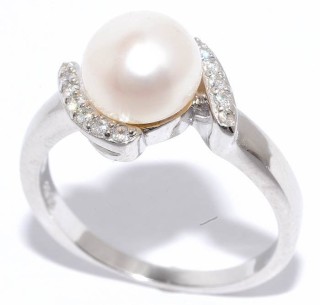 Кольцо серебряное с жемчугом и фианитами «Крылья Pearl Grace» My Jewels (арт.21qsilg00638a-19_zhemchugkult_kubcirkonii)