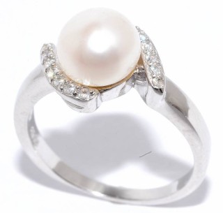 Кольцо серебряное с жемчугом и фианитами «Крылья Pearl Grace» My Jewels (арт.21qsilg00638a-19_zhemchugkult_kubcirkonii)