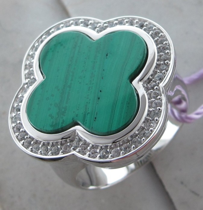 Кольцо из белого золота с малахитом и сапфиром «Fairy Tale Clover» Estet (арт.01К5213312-5)