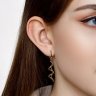 Серьги длинные из комбинированного золота (Арт.021184)