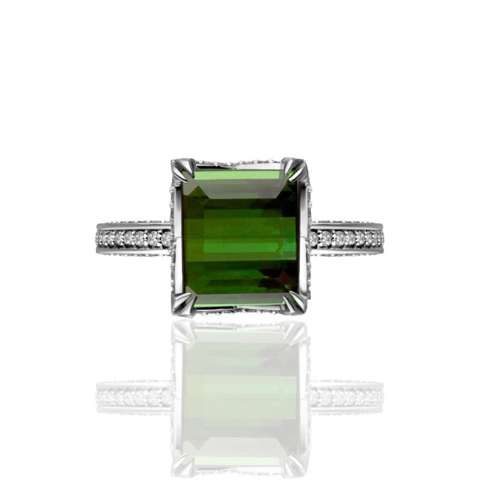 Кольцо из золота с бриллиантом и турмалином Русские Самоцветы (Арт.95725)