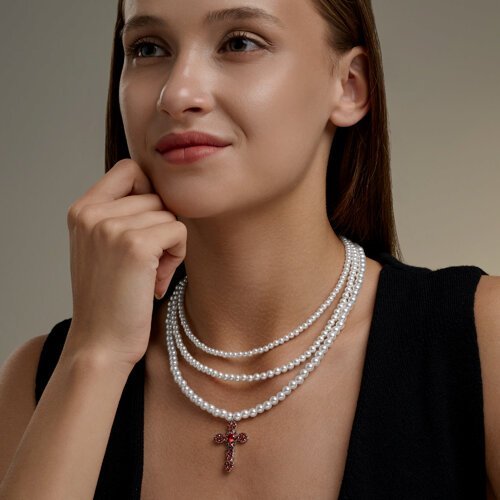 Колье из серебра с синтетическим жемчугом и фианитами (Арт.94071399)