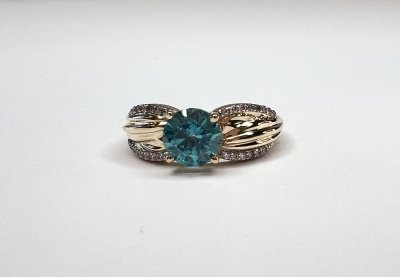 Кольцо золото с кристаллом Swarovski и фианитами «Морской Шик» Estet (арт.01К2115349-1)