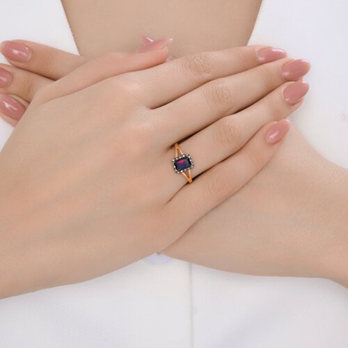 Кольцо золотое пробы 585 с гранатом (Арт.71-00417)