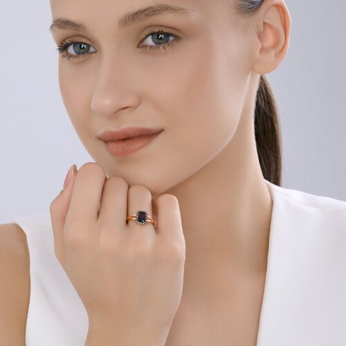 Кольцо золотое пробы 585 с гранатом (Арт.71-00417)