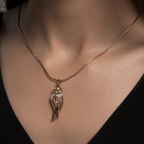 Подвеска из золота с бриллиантами и изумрудами (Арт.3030194)