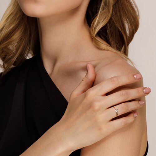 Кольцо из золота с фианитом (Арт.019104)