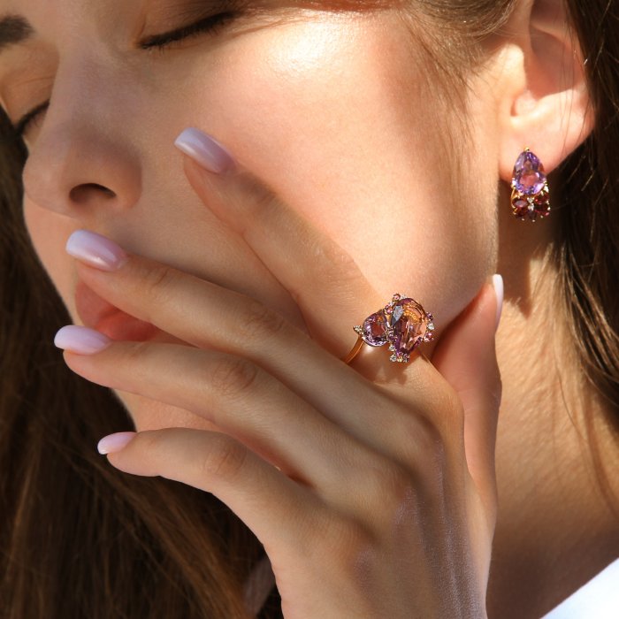 Кольцо из золота с аметистом и бриллиантом (Арт.r32722_am_tu_yg)