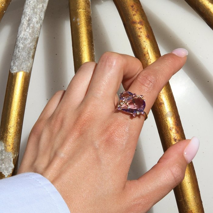 Кольцо из золота с аметистом и бриллиантом (Арт.r32722_am_tu_yg)